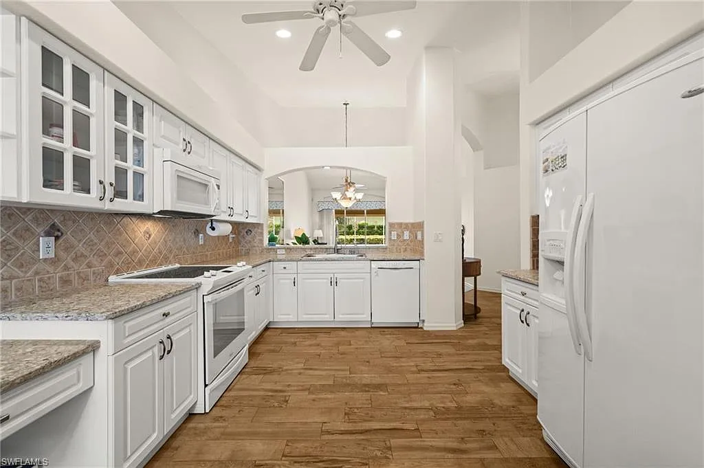 3 bed, 2.0 bath, 1455 sqft, $3,200 — Photo 4