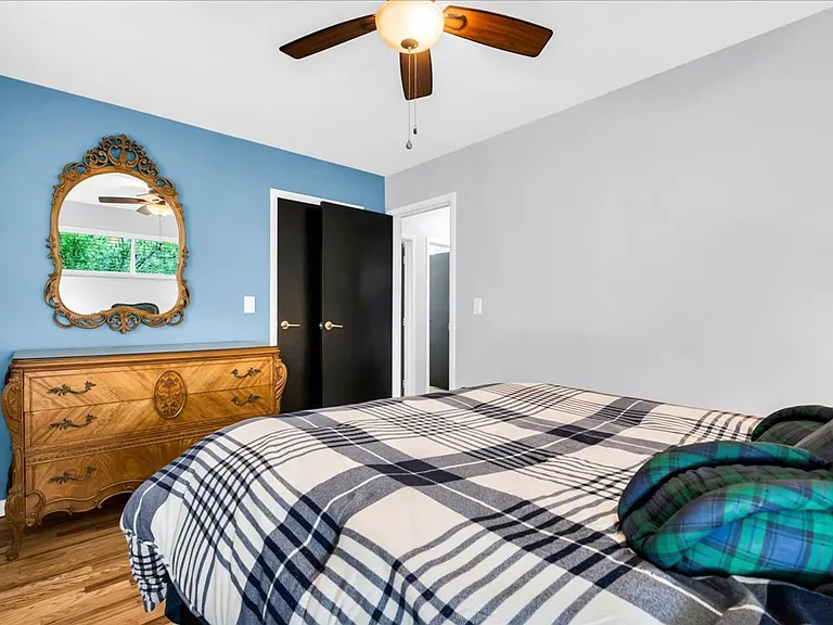 1554 Cynthia Ave — Photo 11