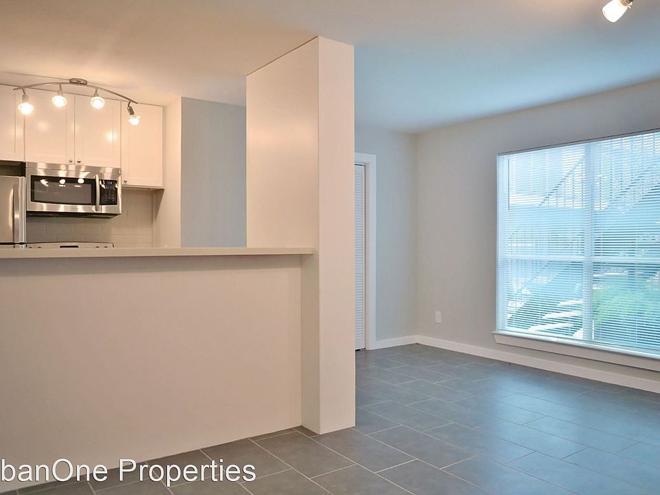 1st image of 306 Stratford St APT 1