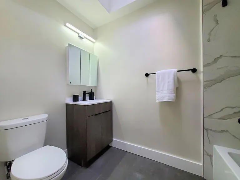 Parkview Manor — Photo 2