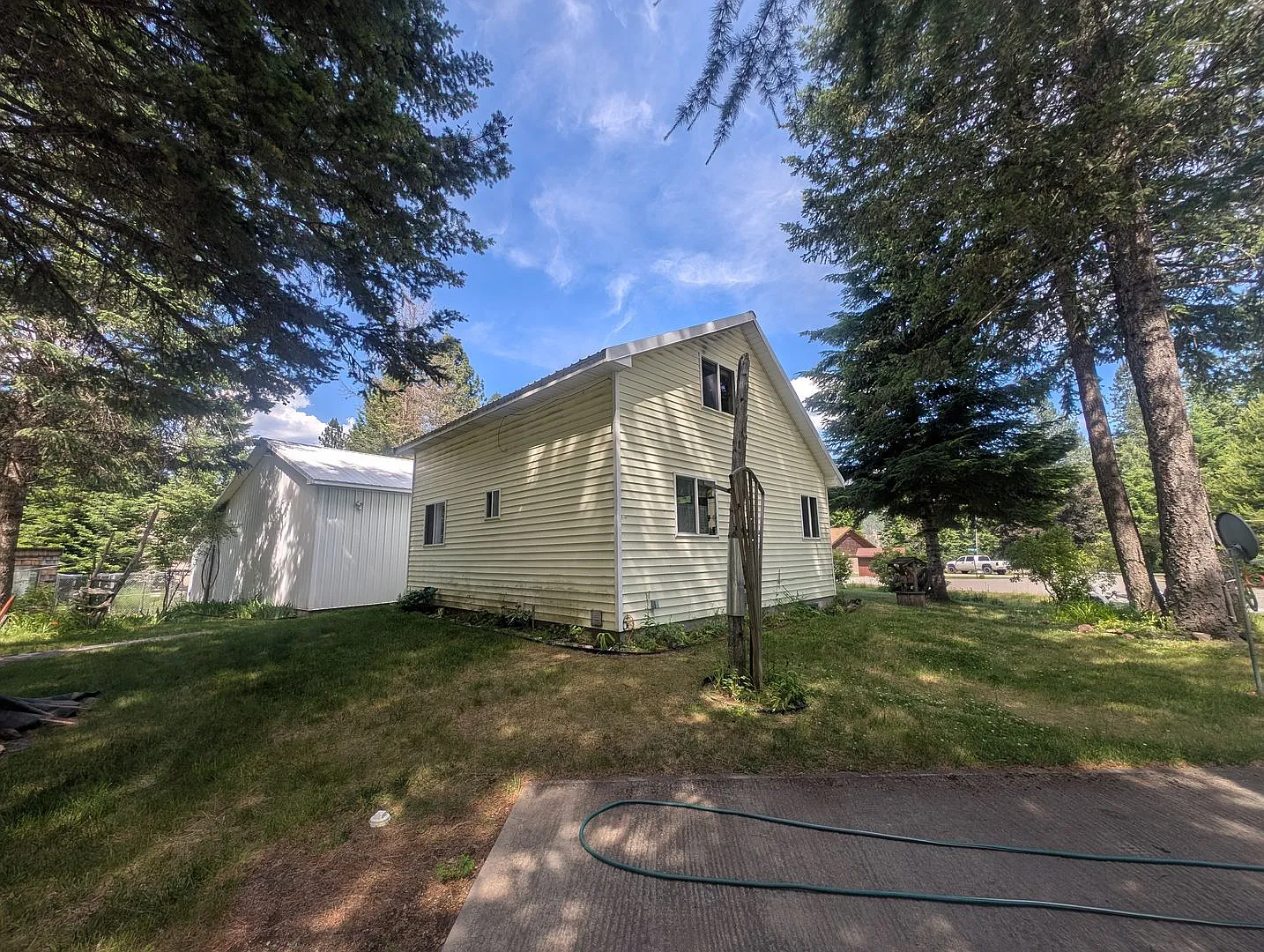 3 Bedroom, 1 bathroom Home on Secondary Bead Lake Lot — Photo 4