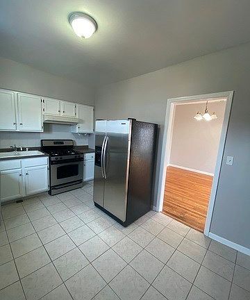 2nd image of 5144 N Troy St Unit 2