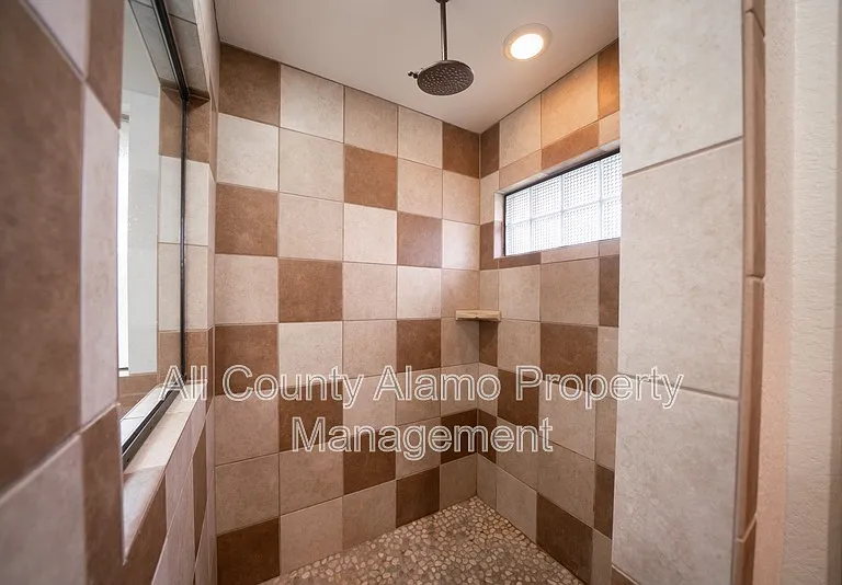 303 Schneider St — Photo 27