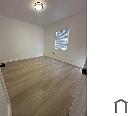 3rd image of 238 3/4 E 51st St