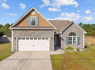 257 E Ivybridge Drive, Hubert, NC 28539
