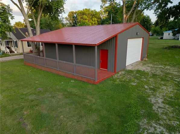306 Pine St, Georgetown, IL 61846