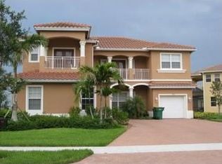 1990 Par Dr, Naples, FL 34120