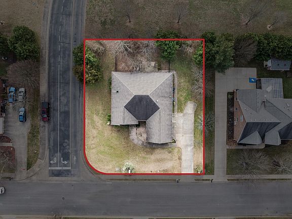 3rd image of 3429 Deerview Dr