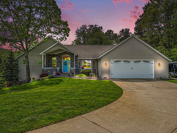 2nd image of 2640 Berkley Ct NE