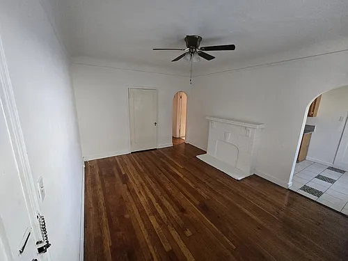 642 S Cochran Ave #105 Photo 1