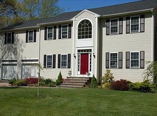 26 Hickory Ln, Westerly, RI 02891