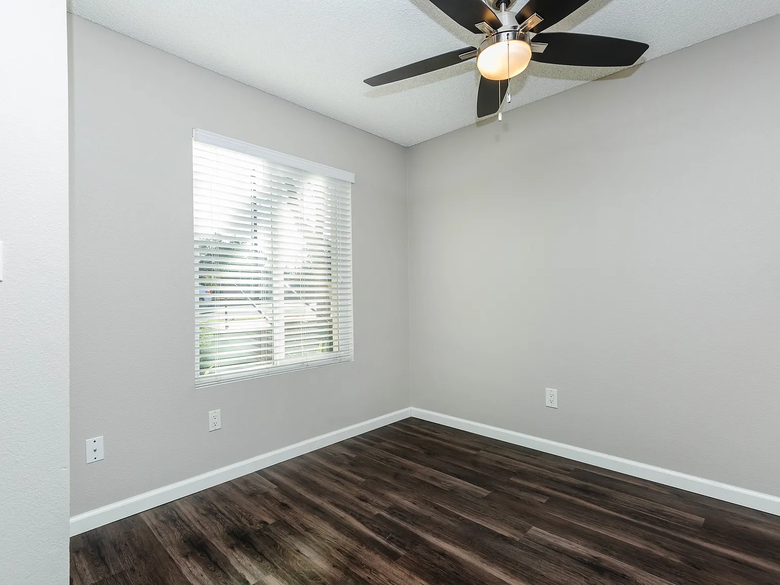 Imperial Place Apartments — Photo 4