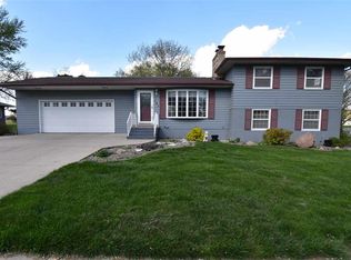 141 Park Ln, Waterloo, IA 50702