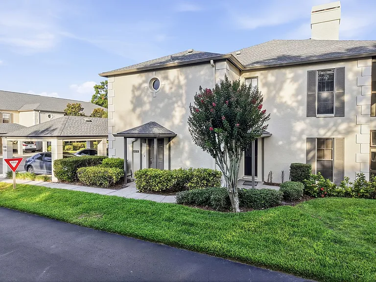 4515 Southampton Ct — Photo 2