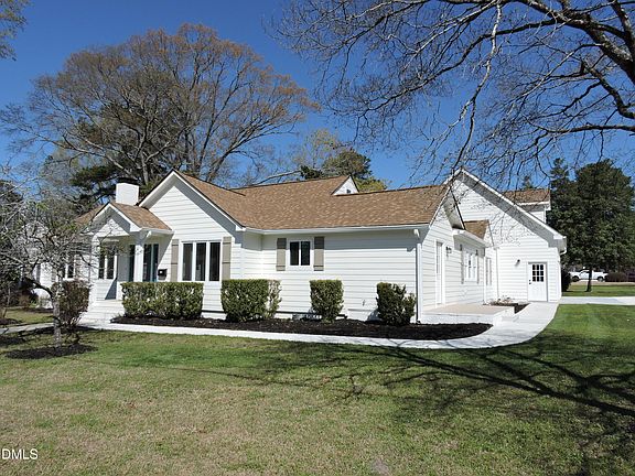 3rd image of 511 Raleigh St