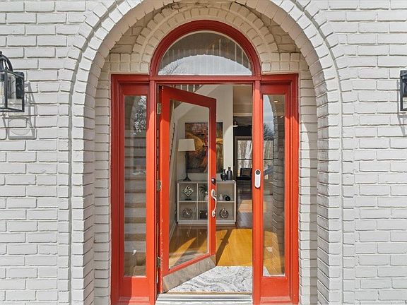 3rd image of 1804 Lisson Cv