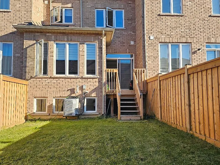 1071 Garner Rd E — Photo 8