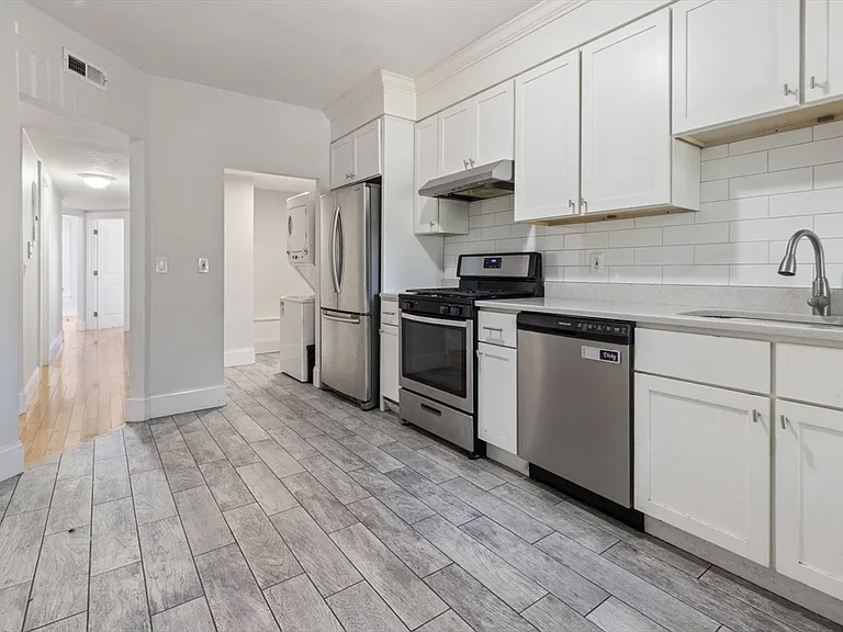 64 Florida St #2 — Photo 3
