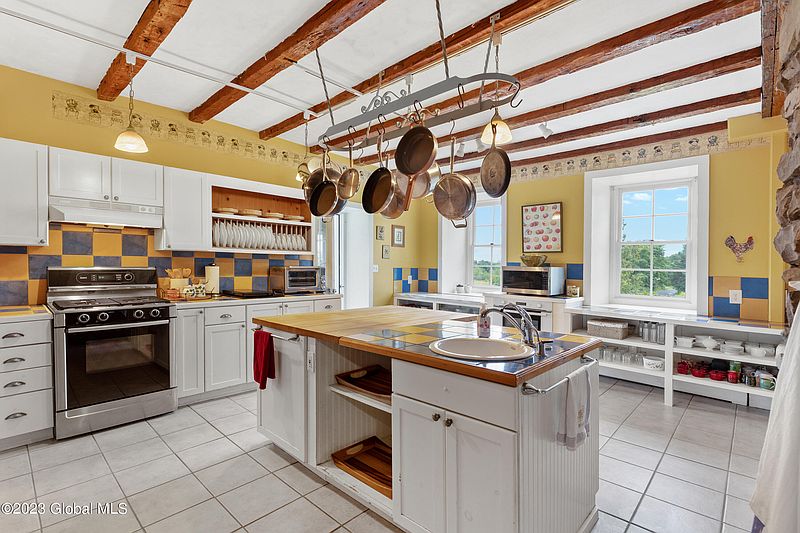 4th image of 1160 Berne-Altamont Road
