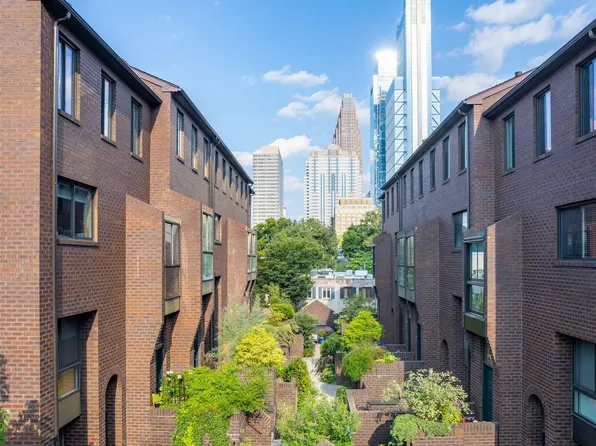 2201 Arch St #136, Philadelphia, PA 19103