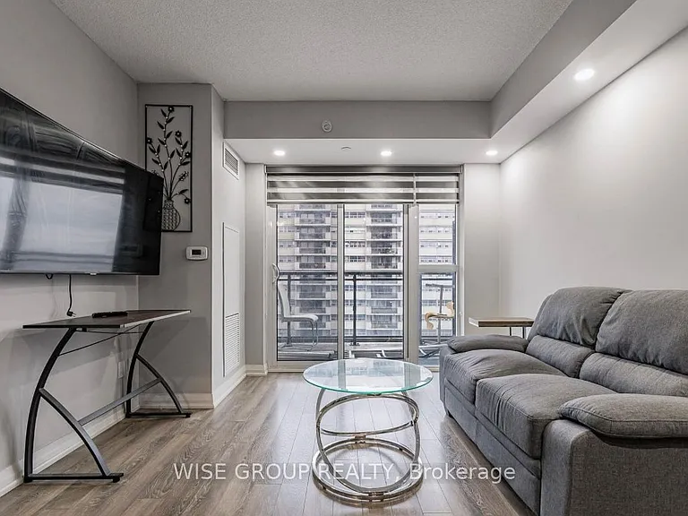 30 Meadowglen Pl N #1403 — Photo 7