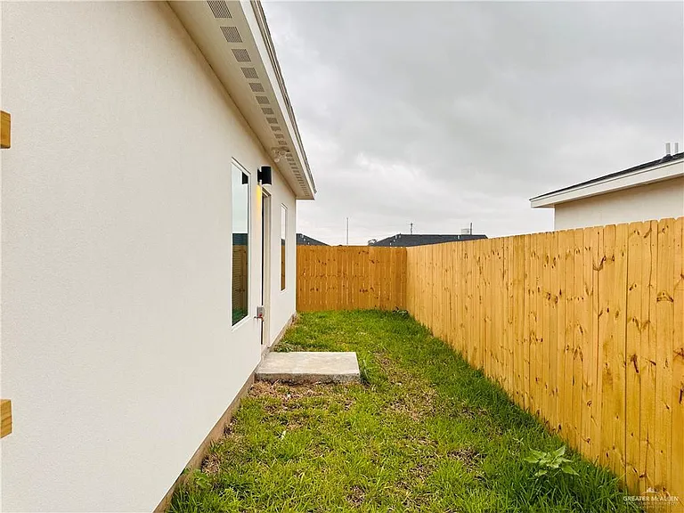 2304 E Viviana St #1 — Photo 13