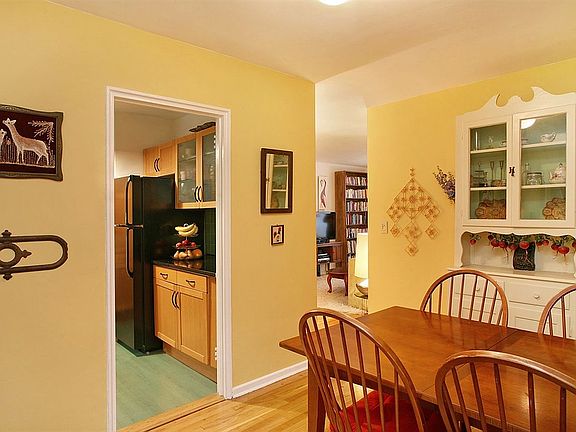 3rd image of 40 Haven Ave Unit 3P