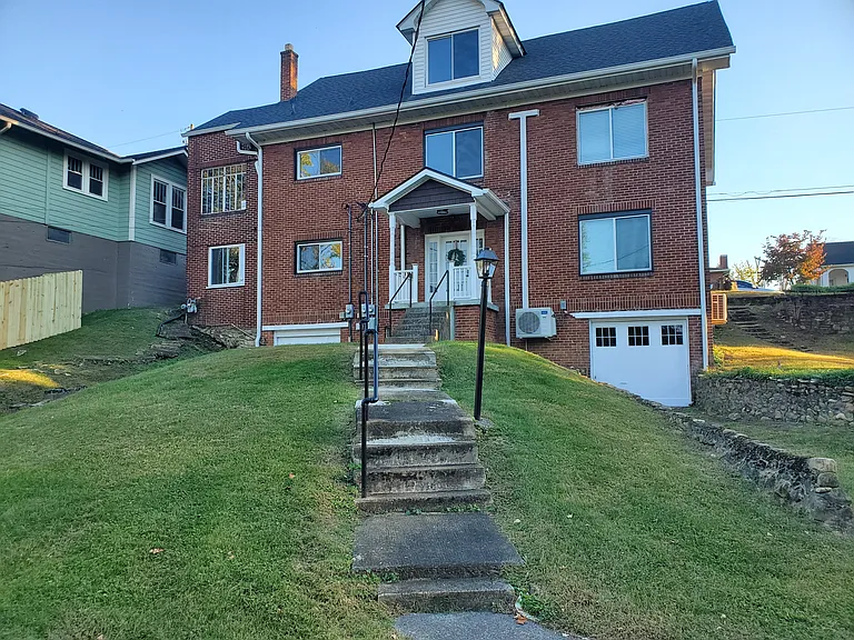 210 S Lynn Ave — Photo 17