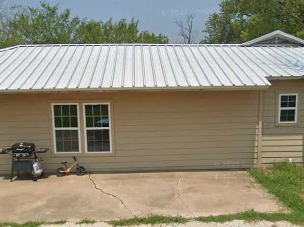 702 W Yeagua St, Groesbeck, TX 76642