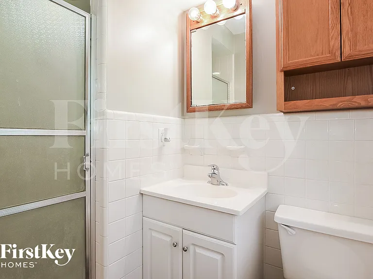 504 Saint Dunstan Way — Photo 14