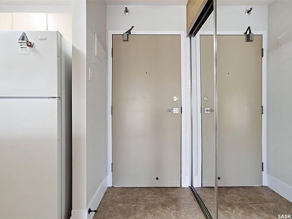 3rd image of UNIT 109-4045 RAE STREET