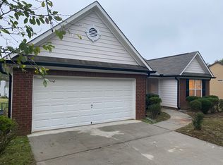 8569 Lakemeadow Dr, Union City, GA 30291
