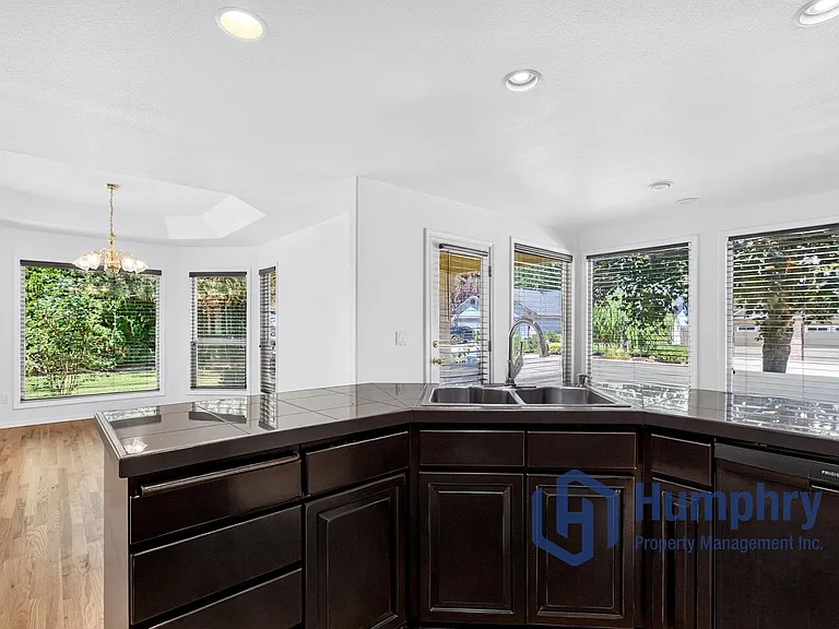 1948 E Cypress Point Dr — Photo 18