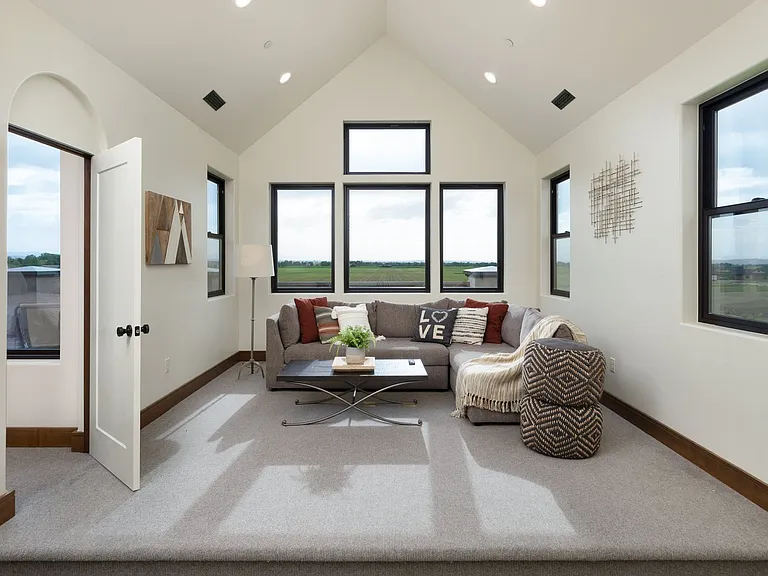 259 Prairie Glen Way — Photo 32
