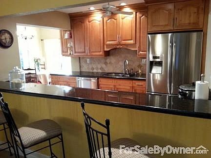 Snack bar
						:
						Granite countertops, stainless steel appliances.