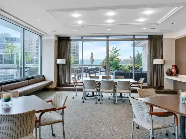 300 East 40th Street 5C image 17 of 18