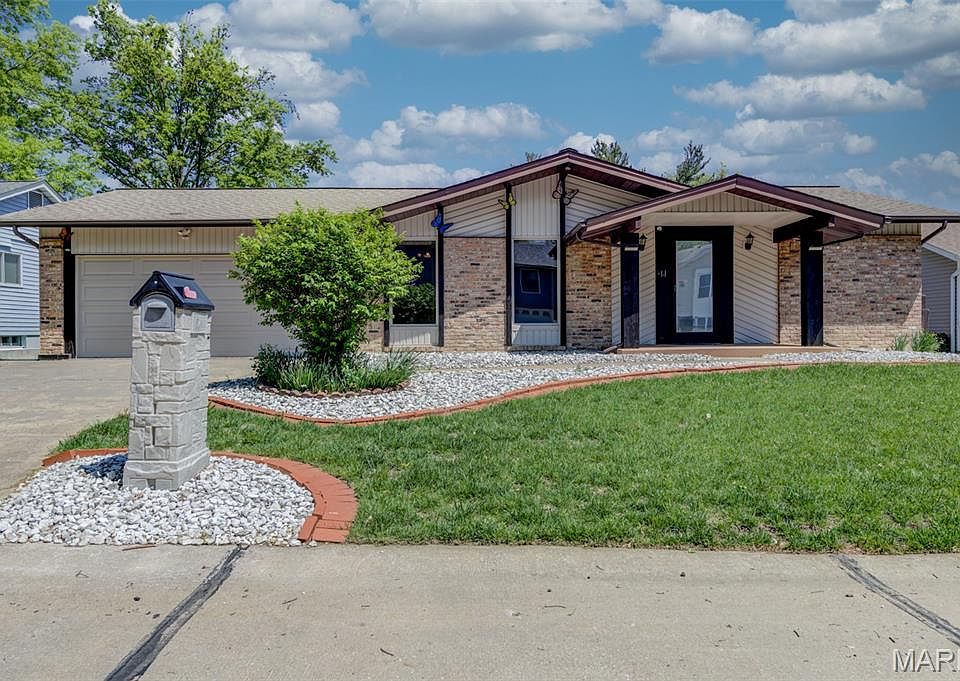 1st image of 30 Gateswood Dr