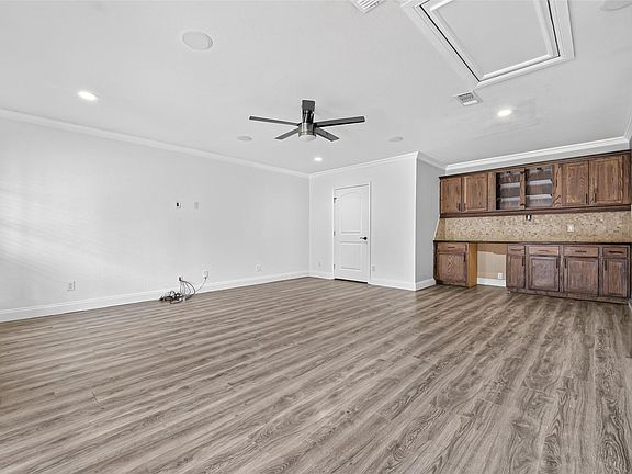 4th image of 7713 Yoe St