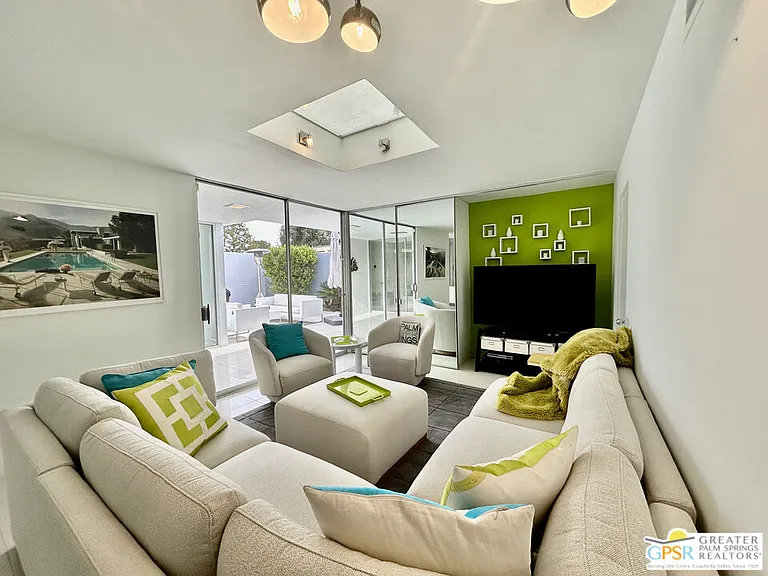 16 Lakeview Cir — Photo 3