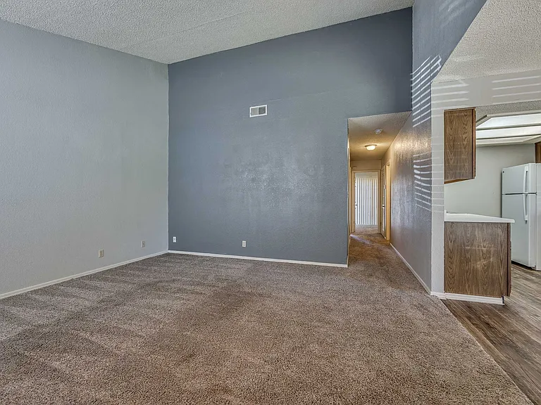Lexington Commons - Living Room
