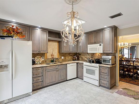 2nd image of 690 Lake Villas Dr