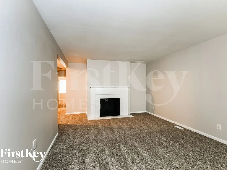 9846 Rivermont Dr — Photo 2