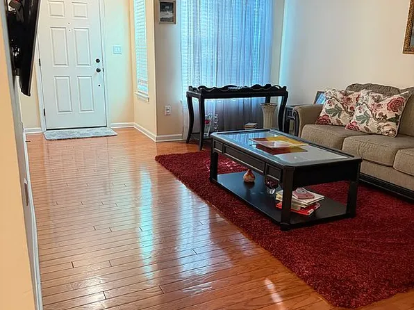 135 Chancellor Dr, Deptford, NJ 08096