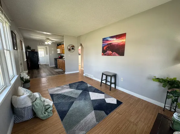 850 Payne St, Evansdale, IA 50707
