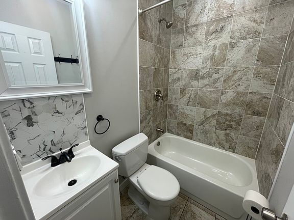 4th image of 1604 Brown Ave #B