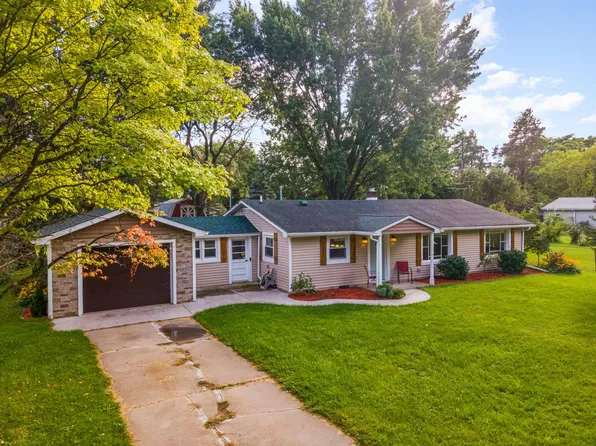 3180 Haberland Dr, Bay City, MI 48706