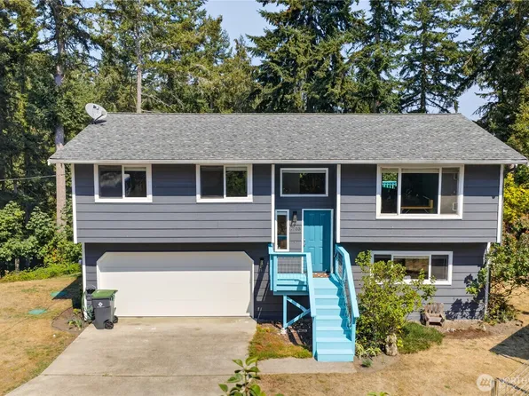 8103 Hawaii Lane, Clinton, WA 98236