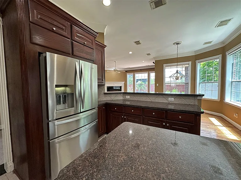 17 Ambleside Crescent Dr — Photo 9
