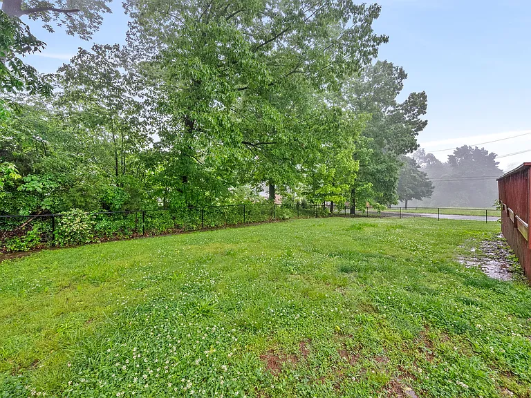 735 Cayce Dr — Photo 27