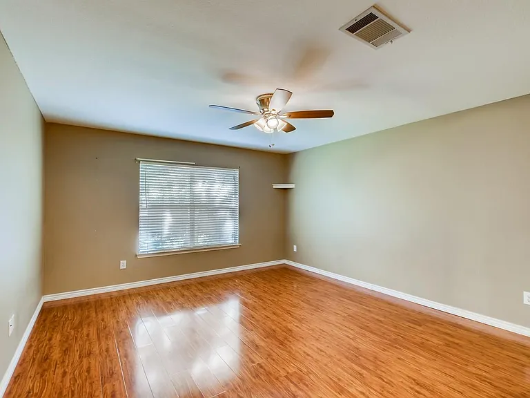 303 Bello Dr — Photo 6